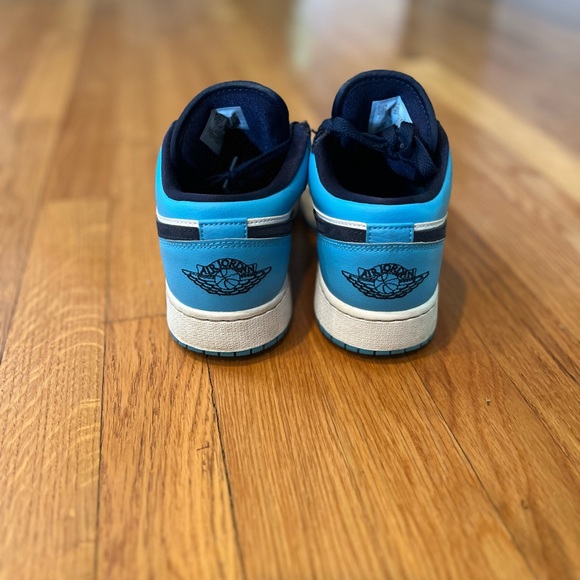 Blue Nike Jordan low - Picture 3 of 4
